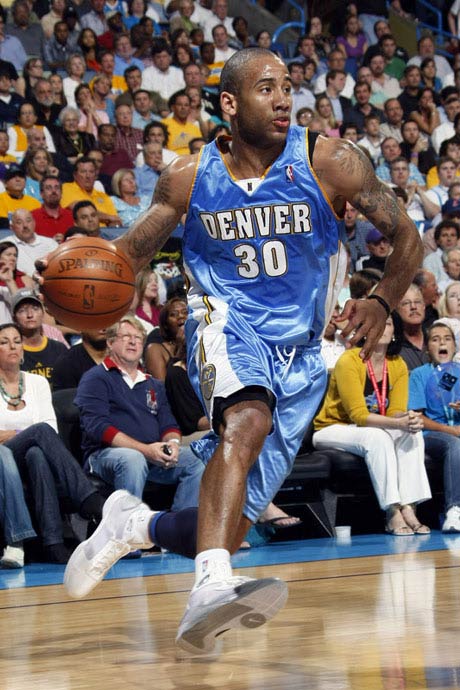 并在场上贡 并在场上贡