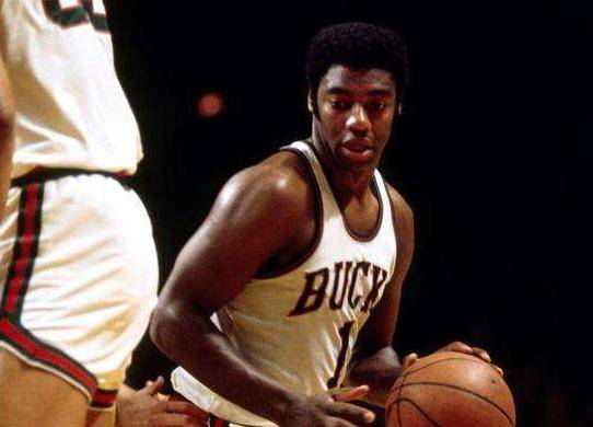 身高优势与 身高优势与