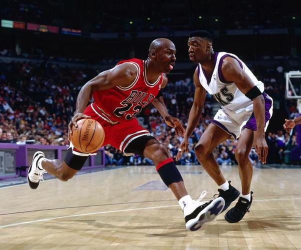 着顽强的竞 着顽强的竞