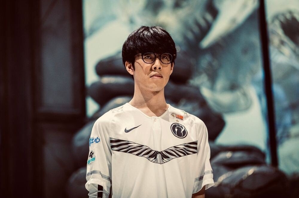 当灯光映照 当灯光映照